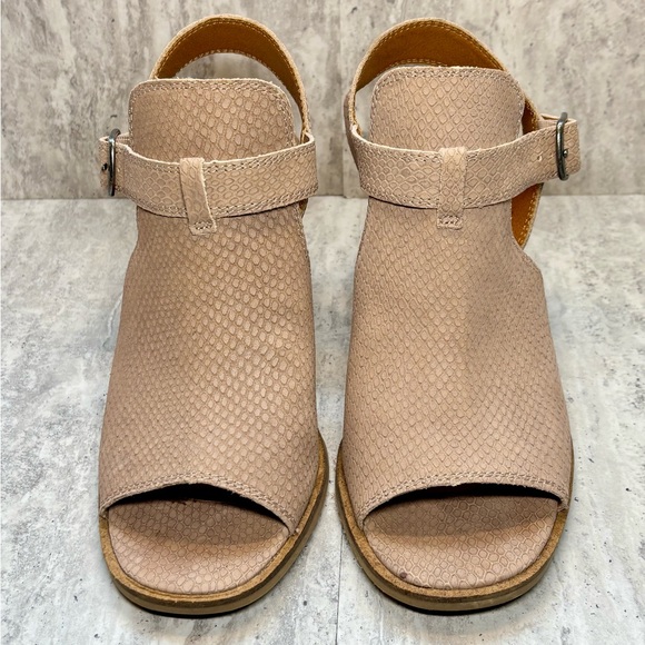 Lucky Brand Tan Brown Leather Adjustable Wedge Sandals 7.5M - Picture 4 of 7
